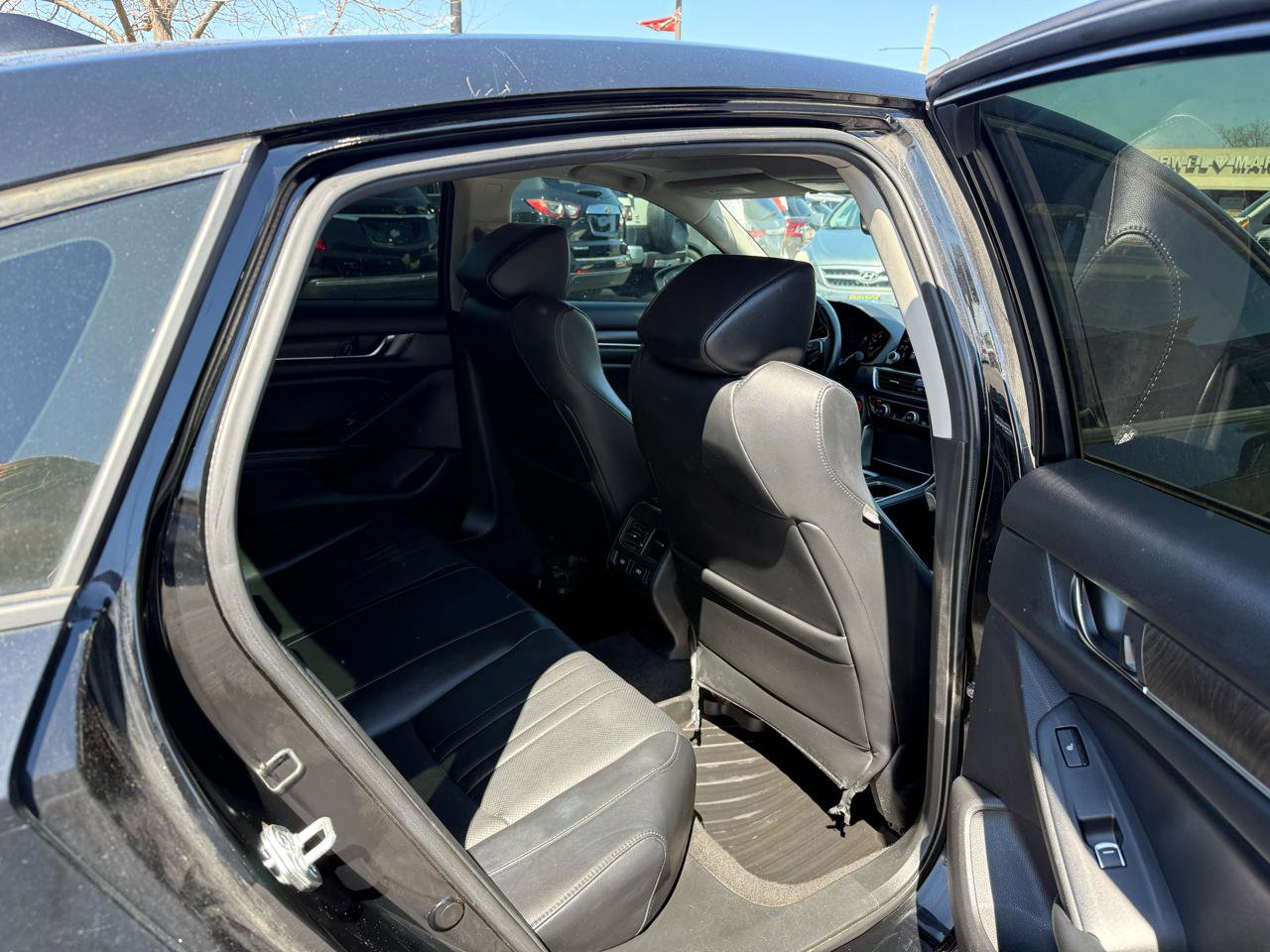 Used 2021 Honda Accord Touring image 3