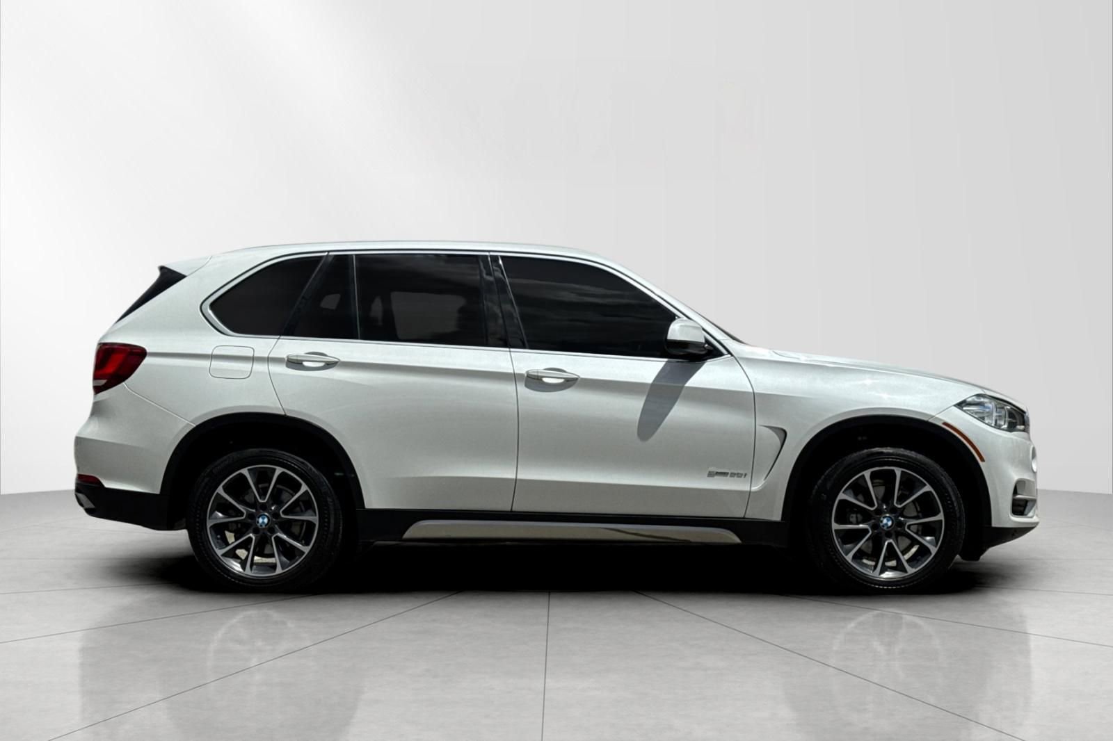 Used 2018 BMW X5 sDrive35i RWD image 2