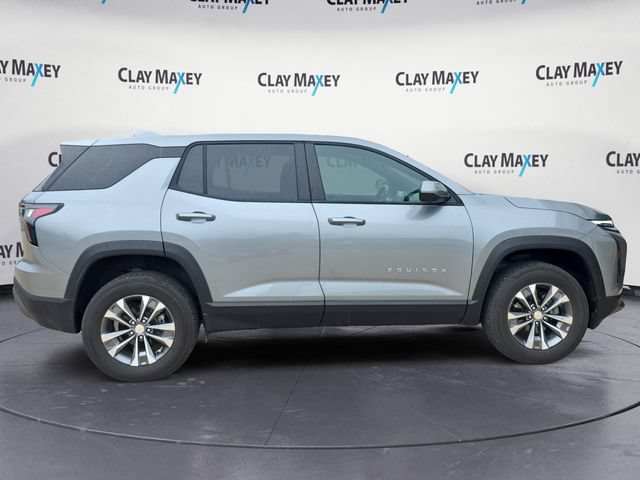 Used 2026 Chevrolet Equinox LT w/ Safety and Technology Package FWD image 6