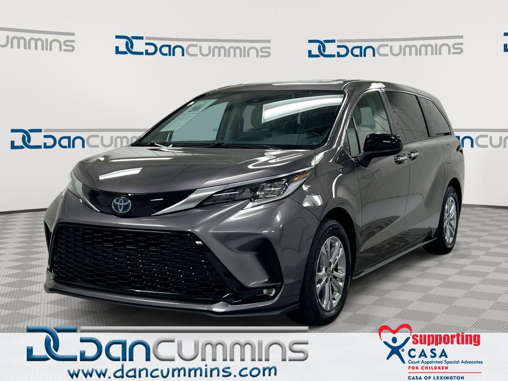 Used 2022 Toyota Sienna XSE image 1