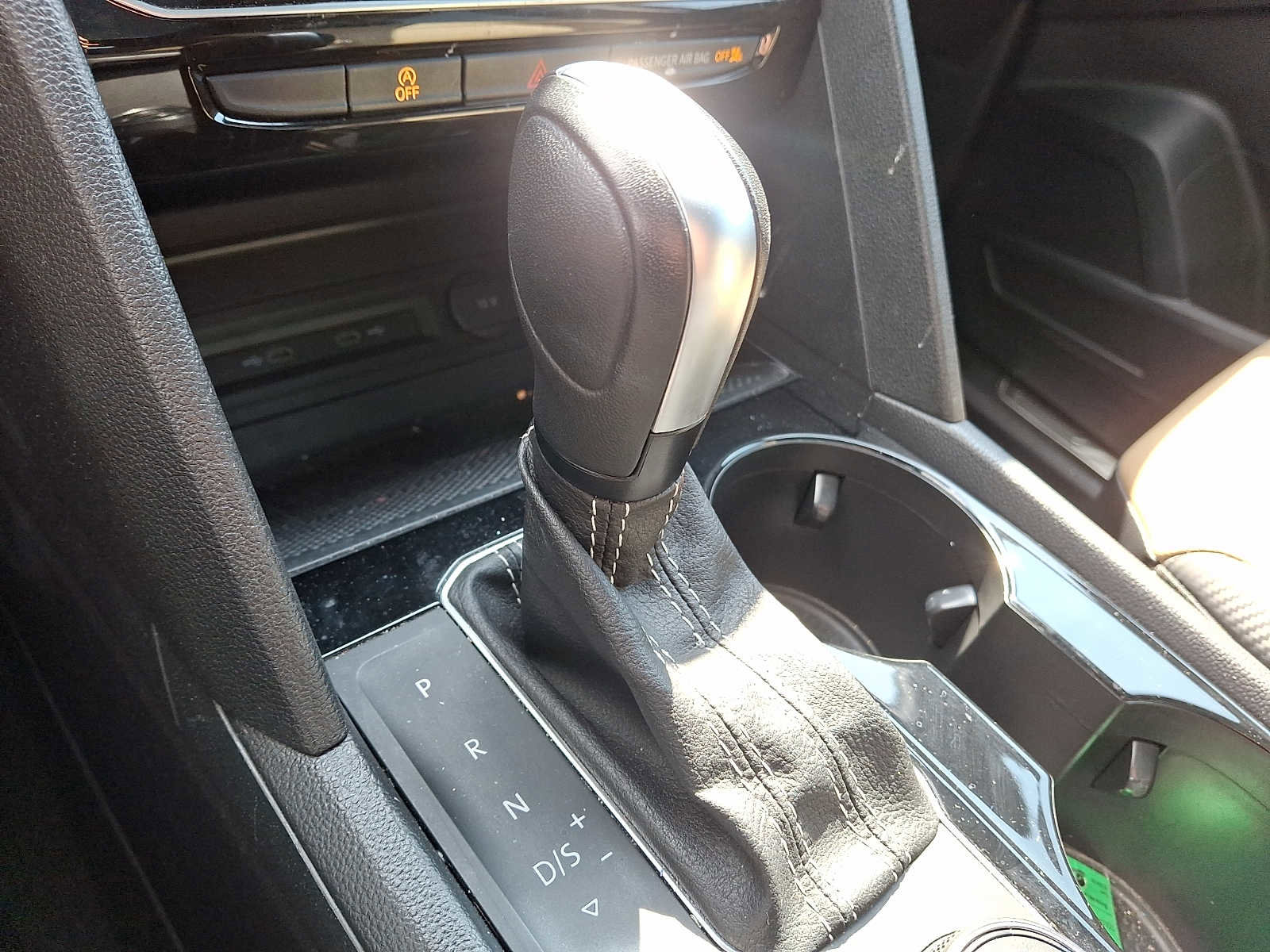 Used 2022 Volkswagen Atlas Cross Sport SE w/ Panoramic Sunroof Package image 13