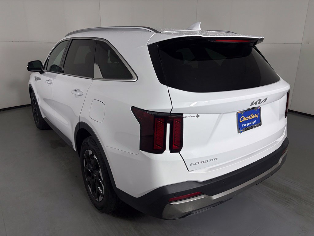 Used 2024 Kia Sorento S FWD image 6