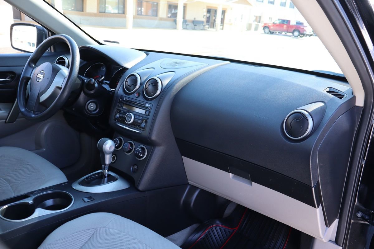 Used 2014 Nissan Rogue S image 17