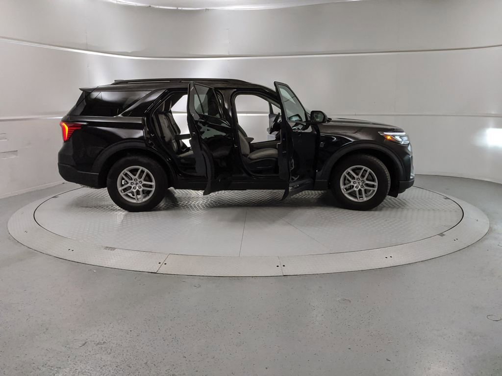 New 2025 Ford Explorer Active w/ Active Comfort Package image 8