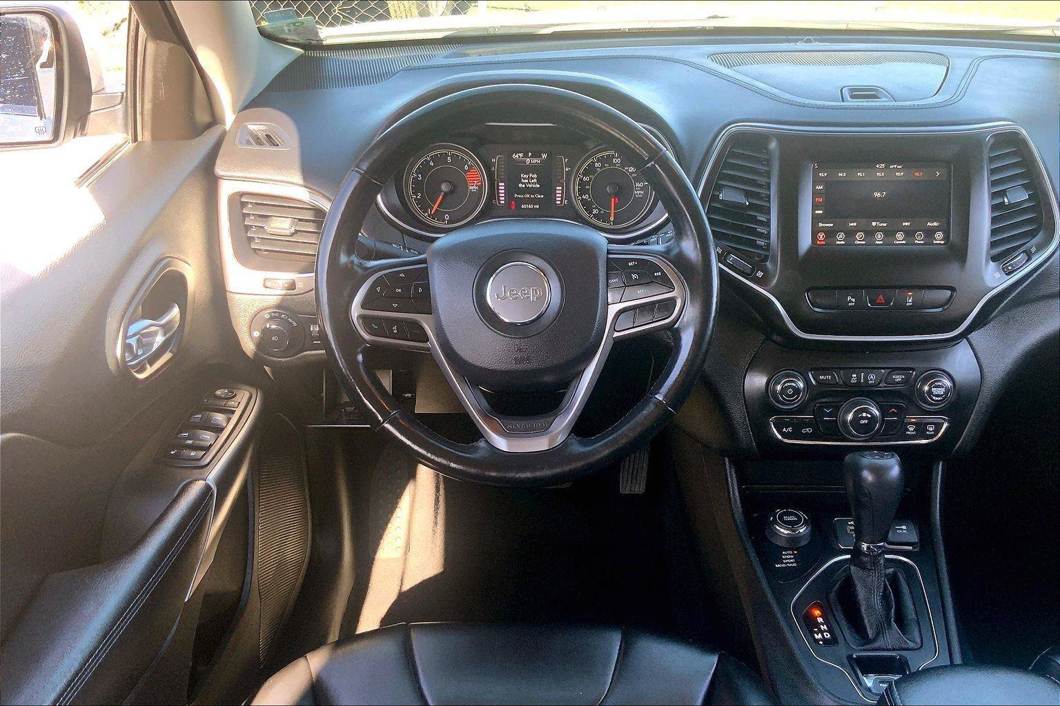 Certified 2021 Jeep Cherokee Latitude Plus AWD/4WD image 5