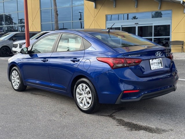 Used 2022 Hyundai Accent SE image 2