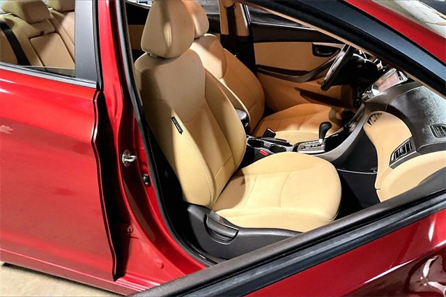 Used 2011 Hyundai Elantra GLS w/ Navigation Pkg 4 image 7