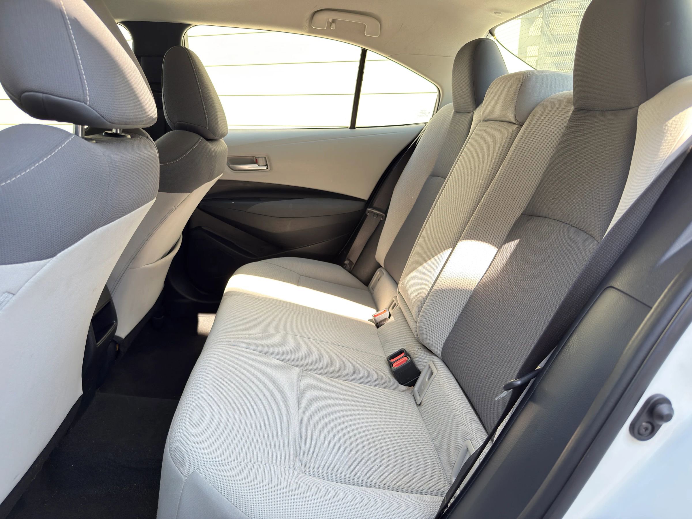 Used 2021 Toyota Corolla LE image 17