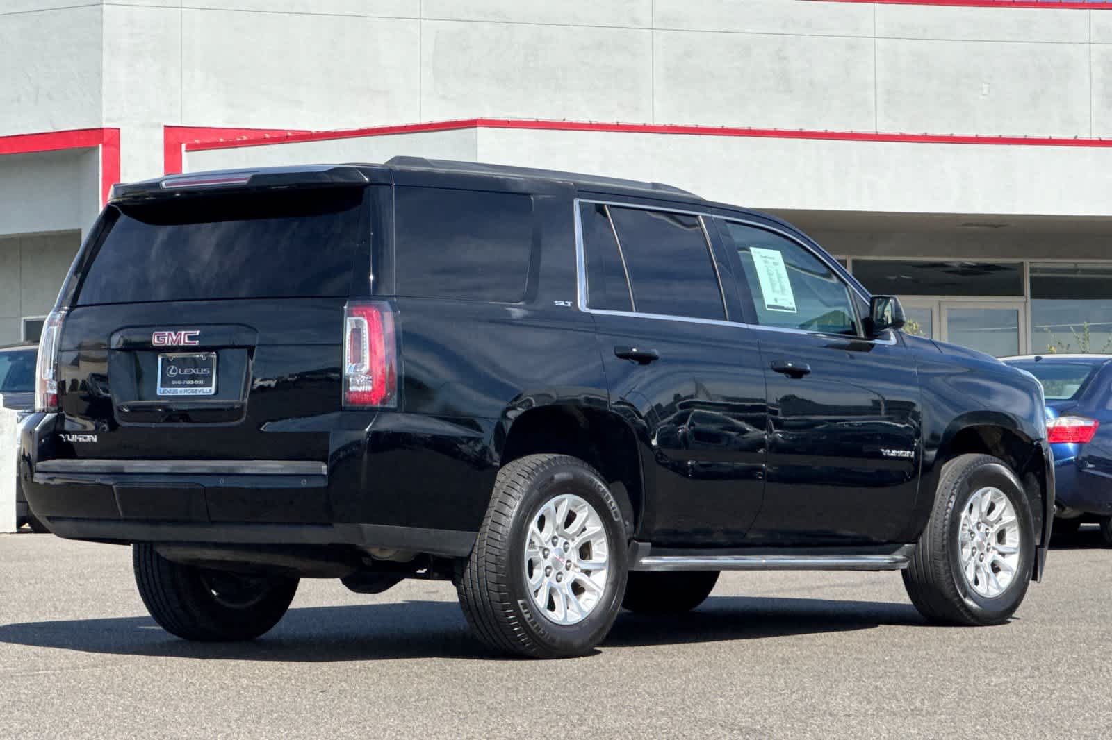 Used 2016 GMC Yukon SLT RWD image 2