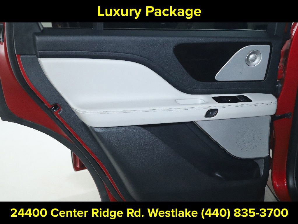 Certified 2025 Lincoln Aviator Reserve w/ Equipment Group 201A image 13