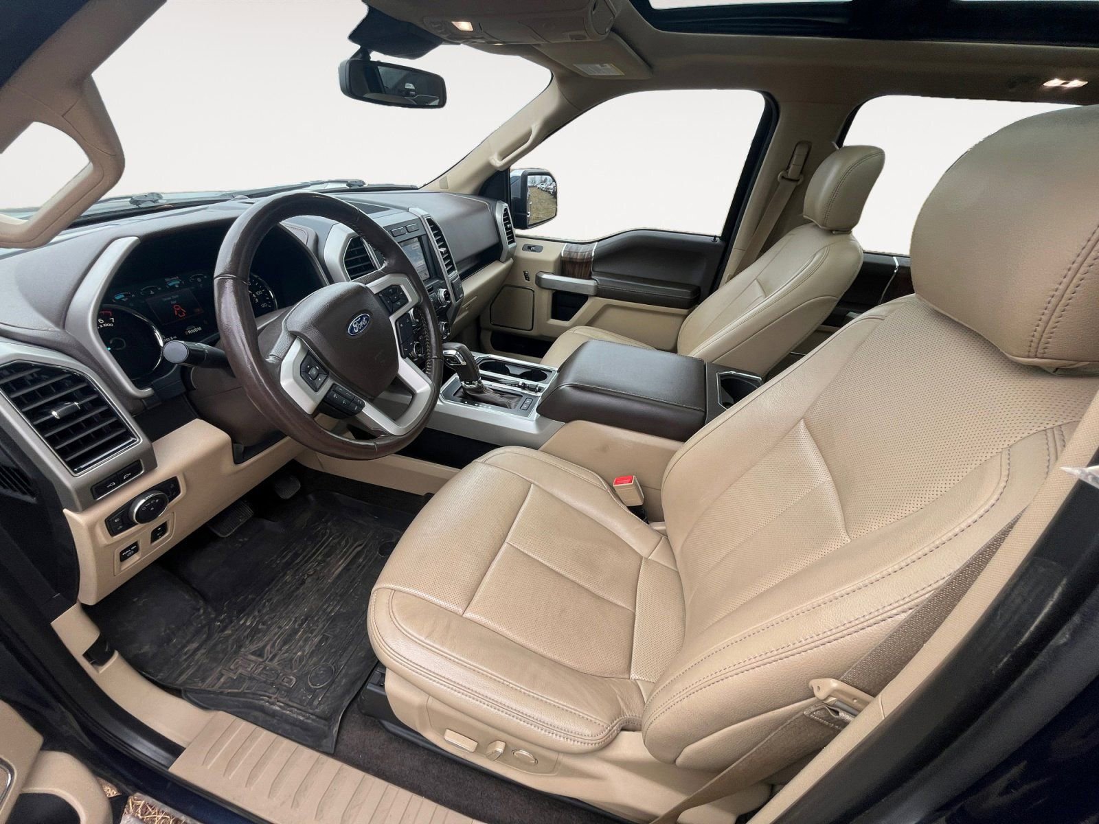 Used 2018 Ford F150 Lariat w/ Equipment Group 502A Luxury image 9