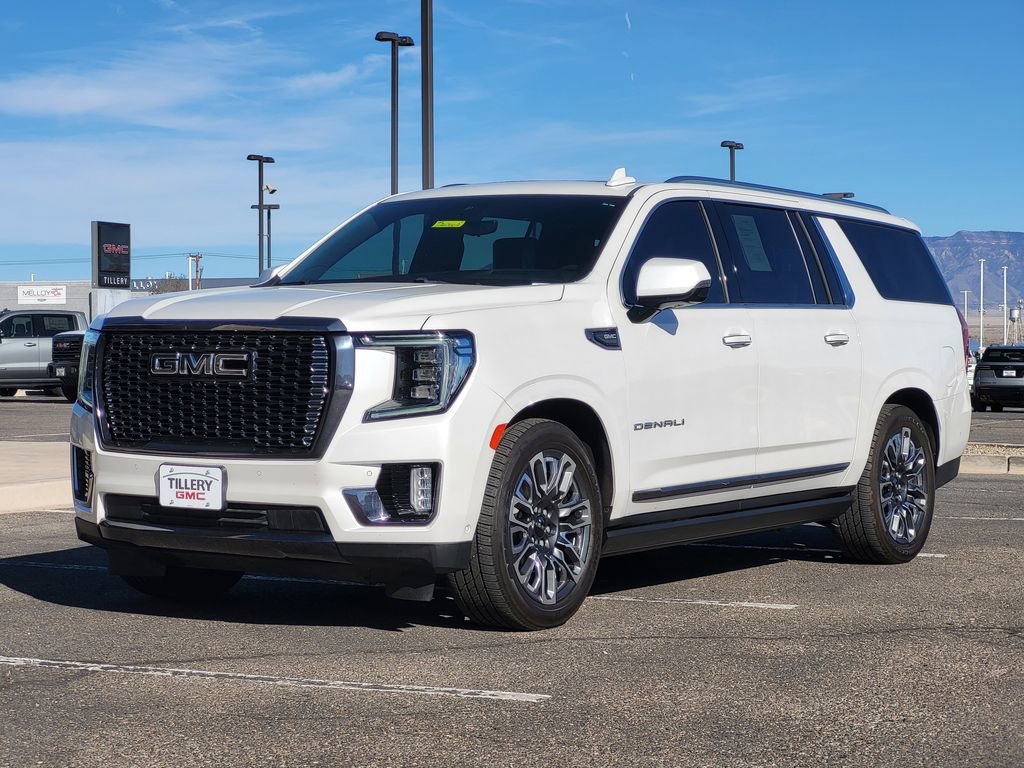 Used 2023 GMC Yukon XL Denali Ultimate image 4
