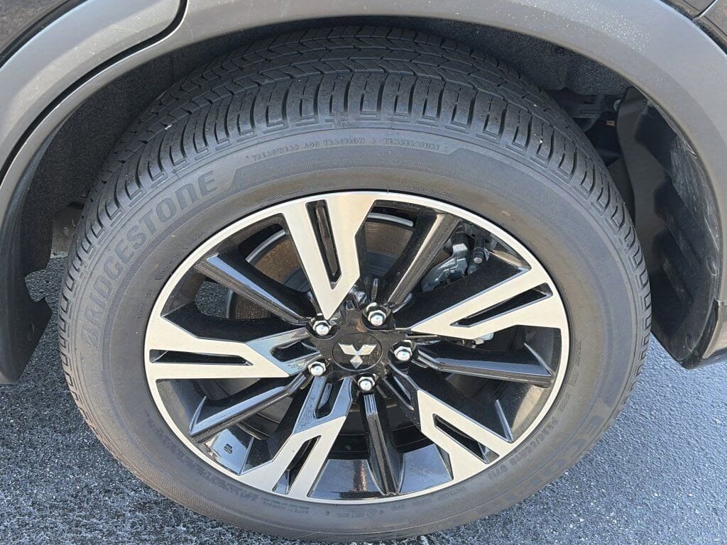 Used 2024 Mitsubishi Eclipse Cross SEL image 10