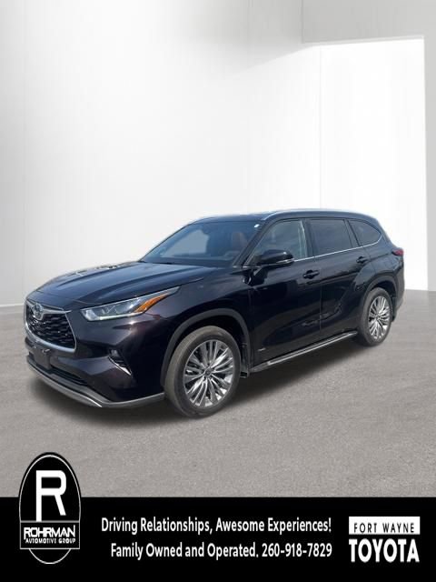 Used 2022 Toyota Highlander Platinum image 1