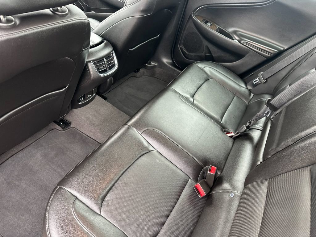 Used 2018 Chevrolet Malibu Premier w/ Premier Sun and Wheel Package image 21