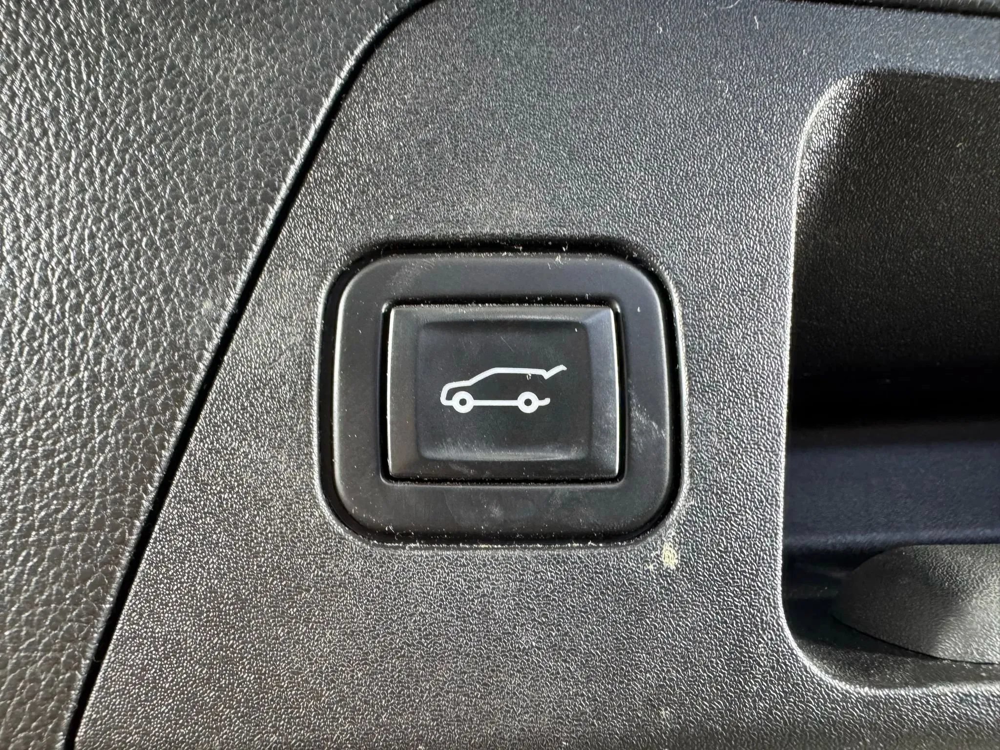 Used 2020 Buick Envision Essence AWD/4WD image 27