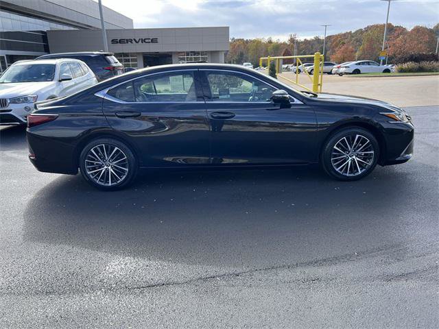 Certified 2025 Lexus ES 350 w/ Premium Package image 2