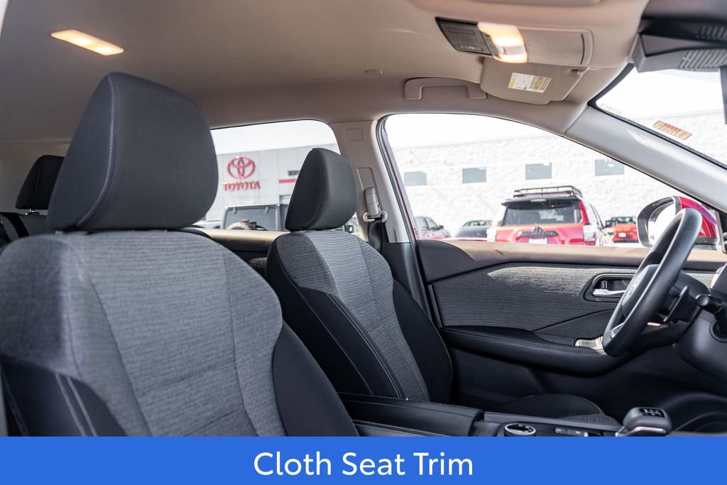 Used 2023 Nissan Rogue SV image 12