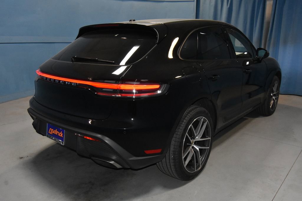 Used 2023 Porsche Macan Turbo image 31