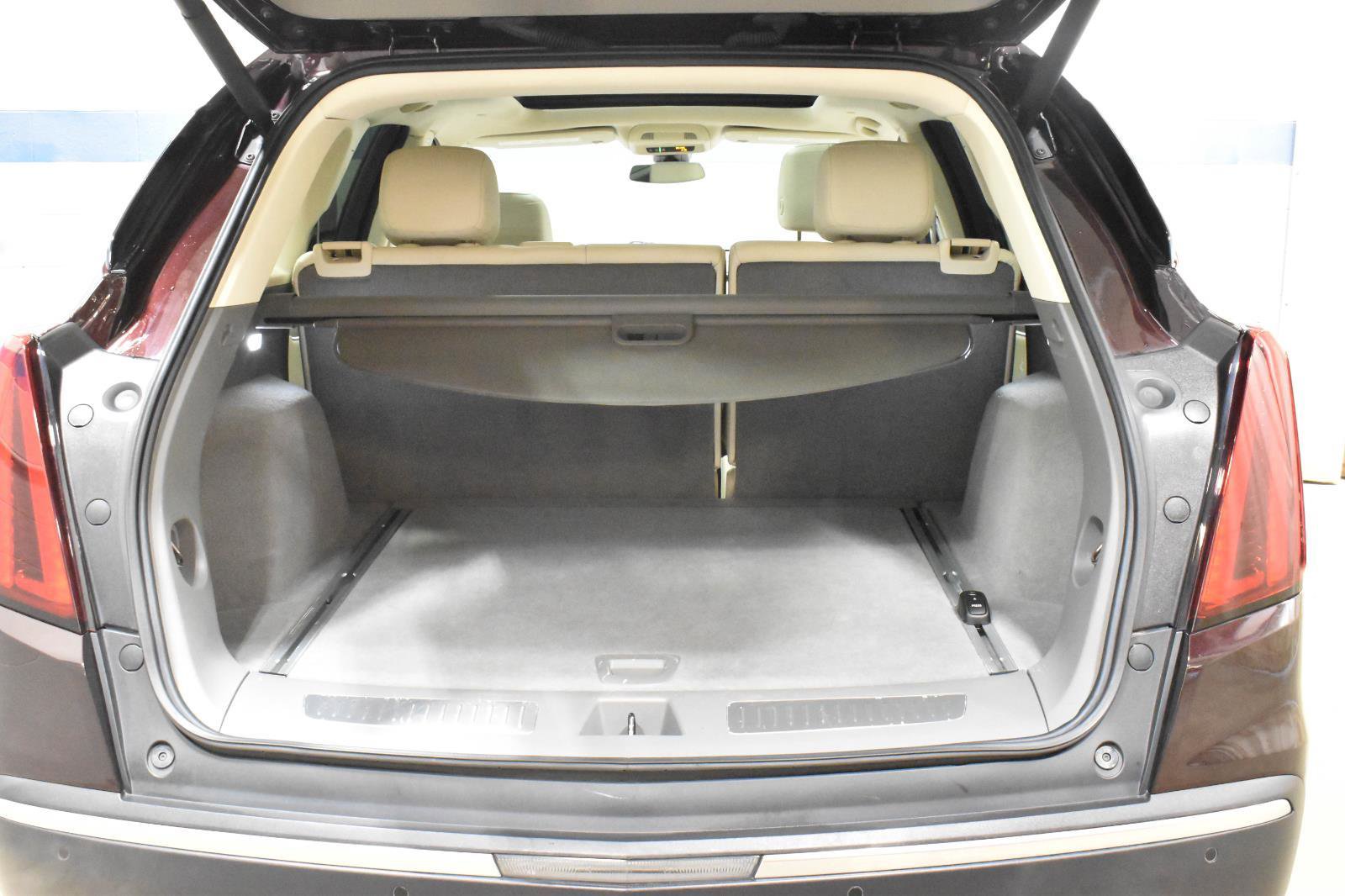 Used 2021 Cadillac XT5 Premium Luxury w/ LPO, Floor Liner Package FWD image 27