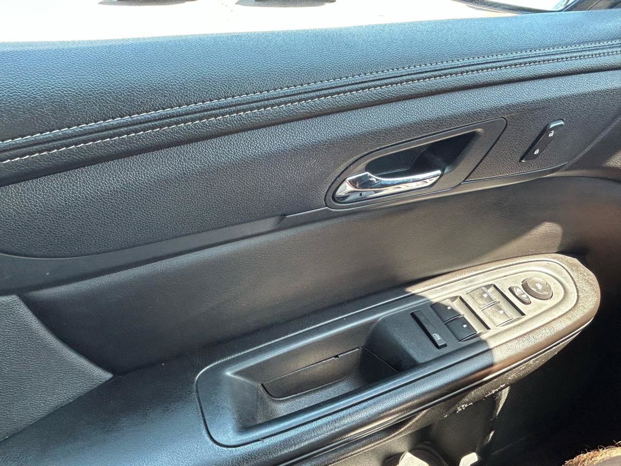 Used 2017 Chevrolet Traverse LT w/ Style and Technology Package FWD image 28