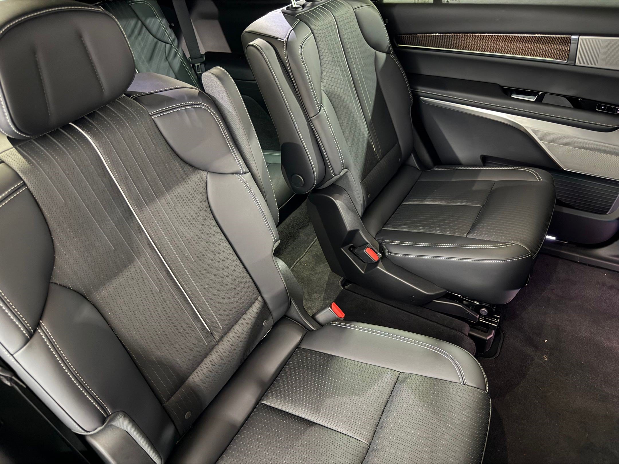New 2026 Cadillac Vistiq Luxury AWD/4WD image 47