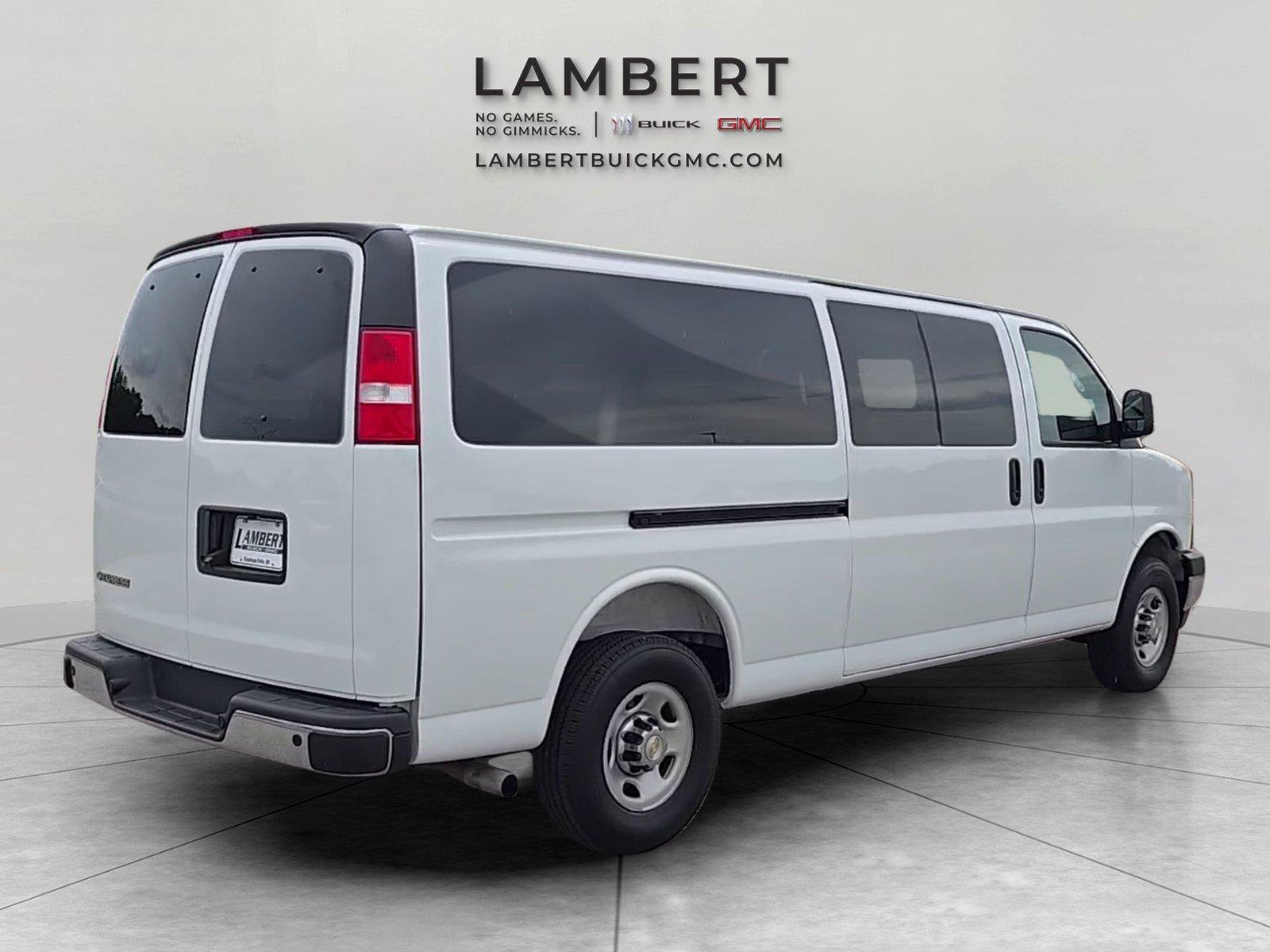 Used 2025 Chevrolet Express 3500 LT w/ LT Preferred Equipment Group RWD image 4