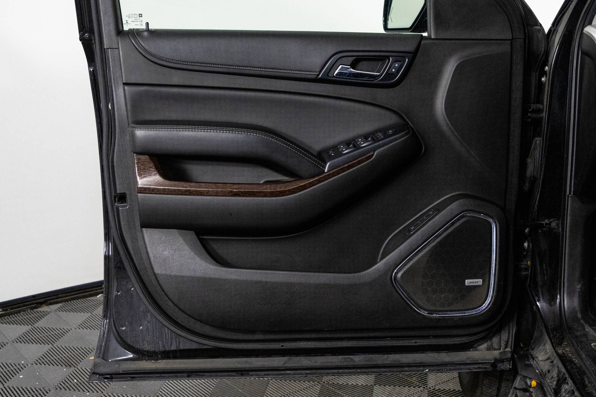 Used 2017 GMC Yukon XL SLT image 12