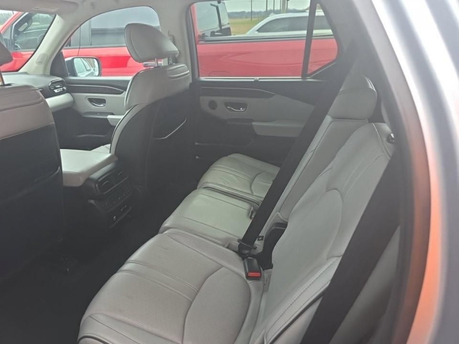 Used 2023 Honda Pilot Elite image 9