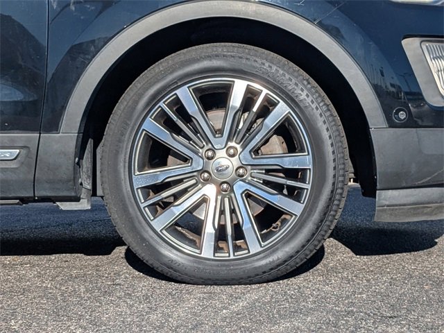 Used 2017 Ford Explorer Platinum image 10