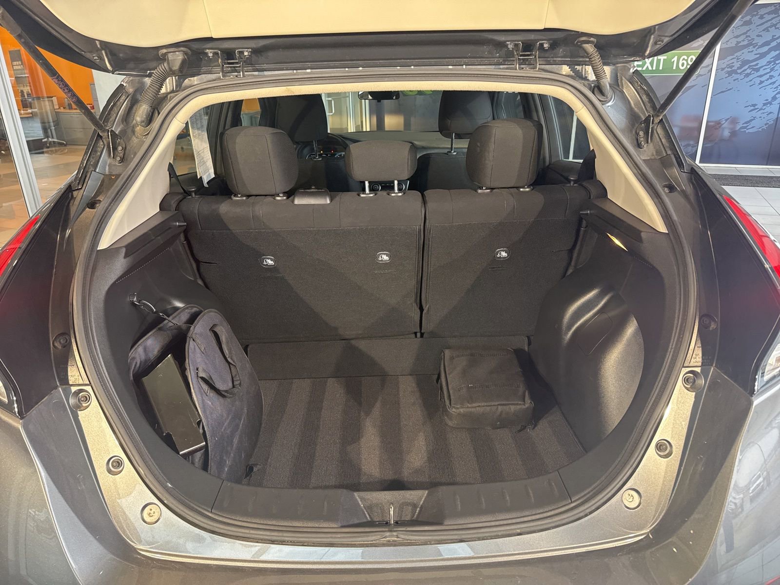 Used 2022 Nissan Leaf S image 13