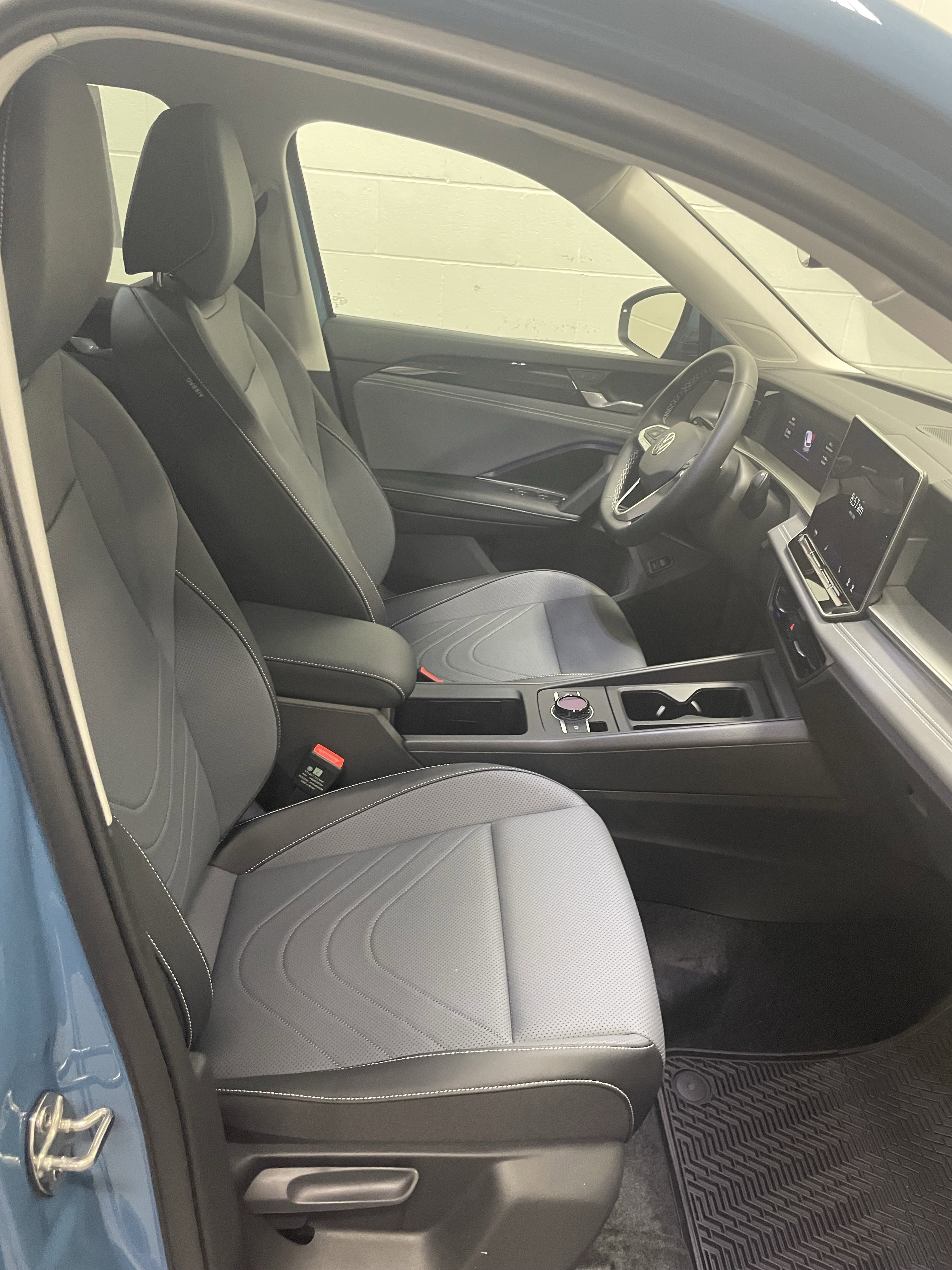 New 2025 Volkswagen Tiguan SE image 10