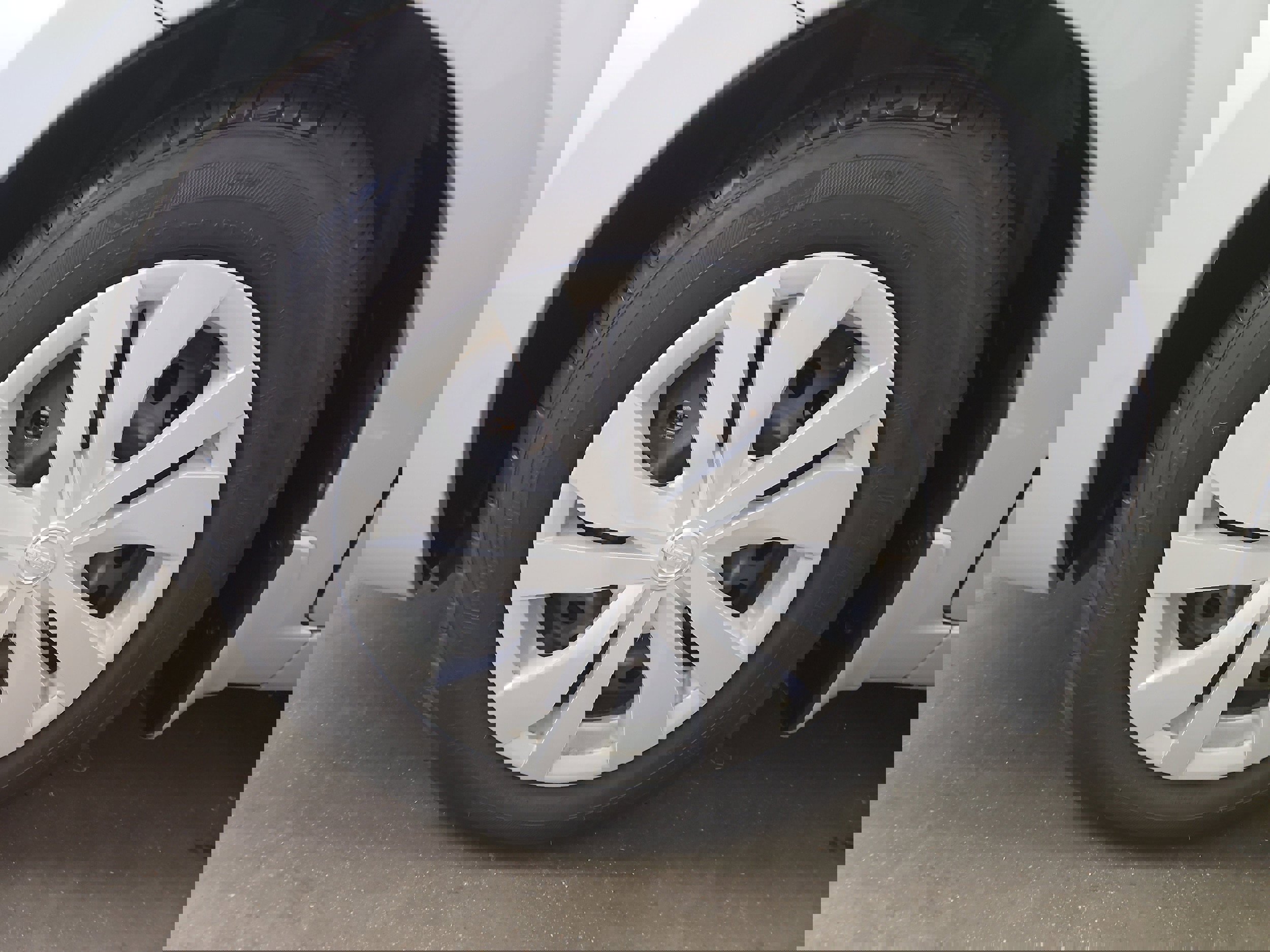 Used 2022 Nissan Versa S image 23