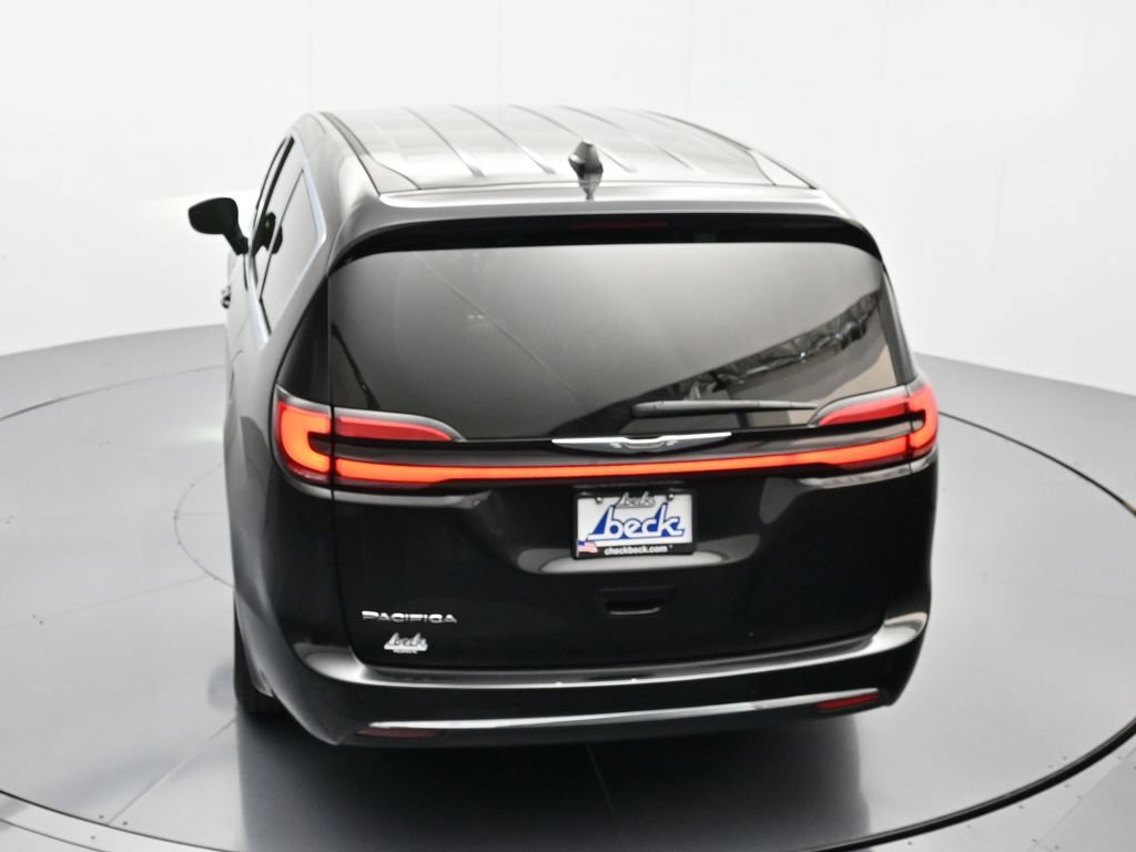 Certified 2023 Chrysler Pacifica Touring-L FWD image 35