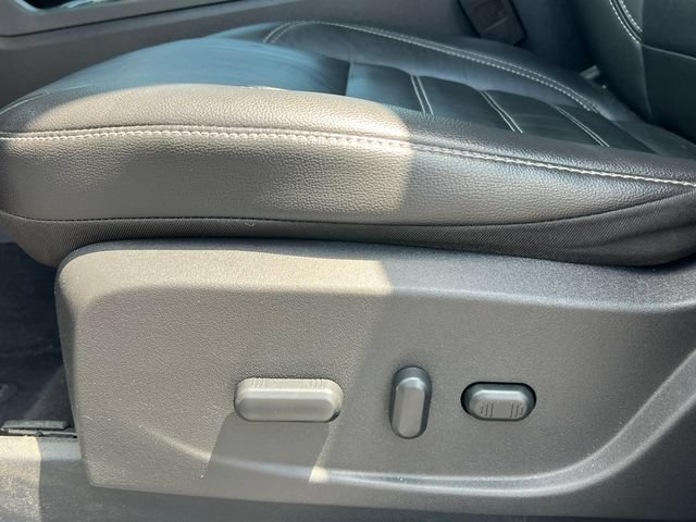 Used 2017 Ford Escape SE w/ SE Leather Comfort Package FWD image 10