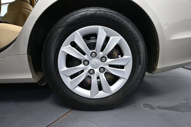 Used 2011 Hyundai Sonata GLS FWD image 9