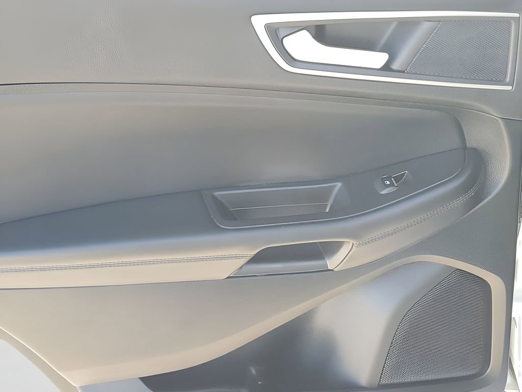 Used 2024 Ford Edge SEL image 42