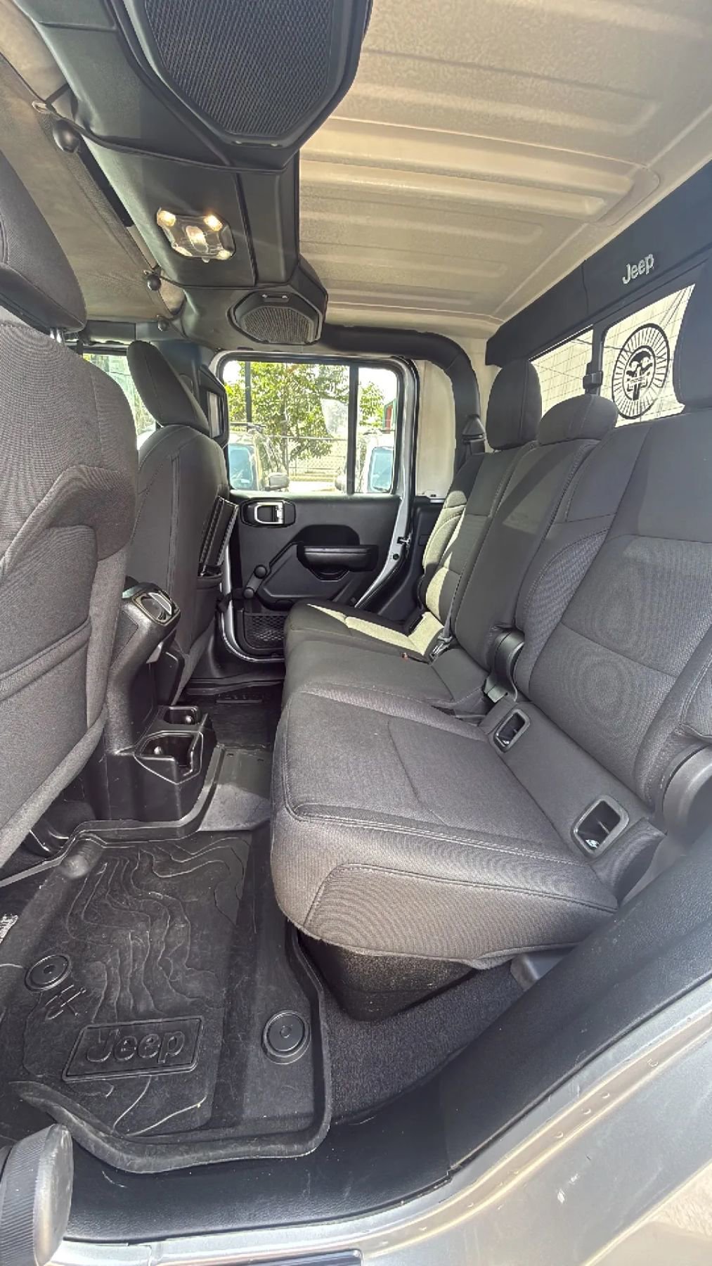 Used 2021 Jeep Gladiator Sport image 15