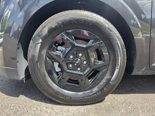 Used 2026 Kia Carnival FWD image 17