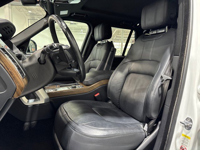Used 2018 Land Rover Range Rover image 40