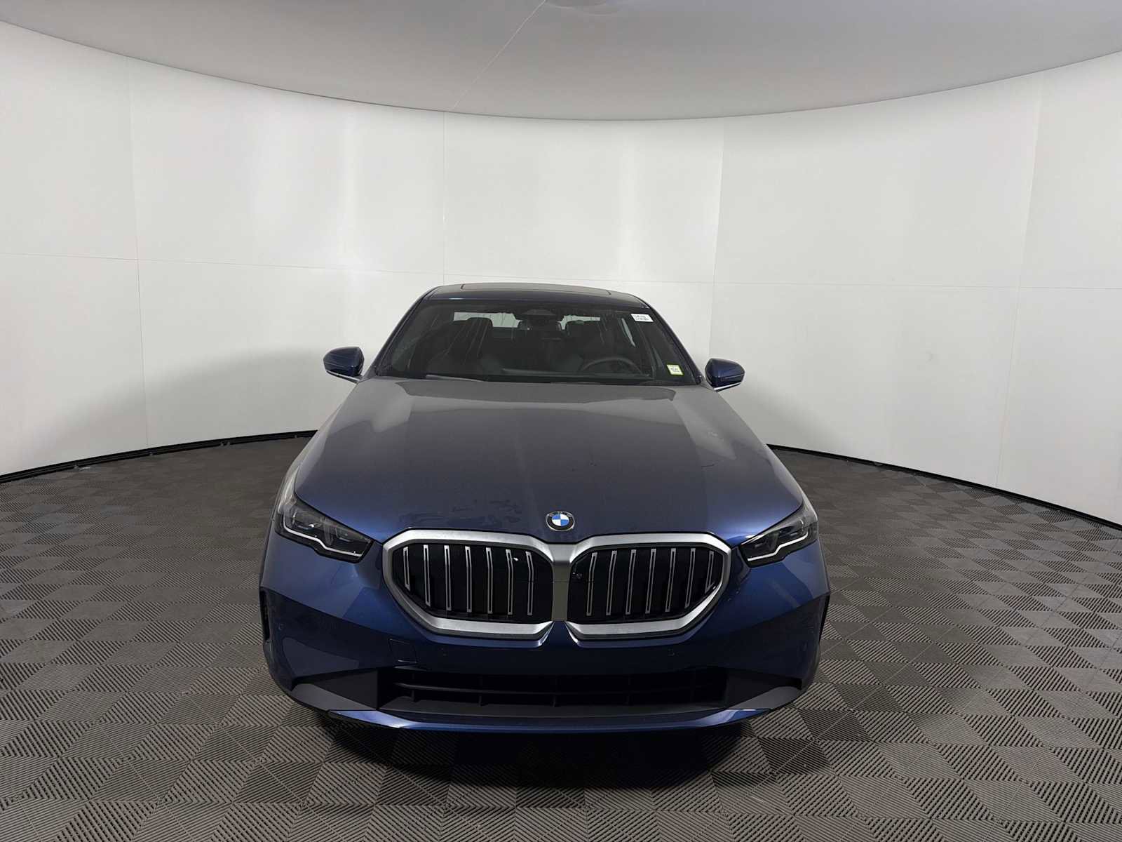 New 2026 BMW 530i xDrive w/ Premium Package image 5