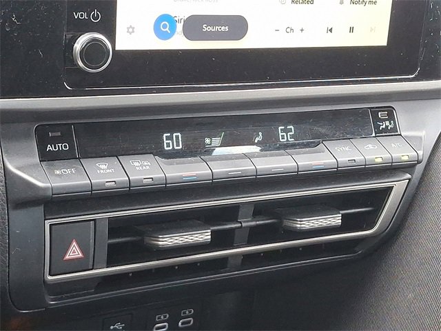 Used 2025 Toyota Camry LE image 15