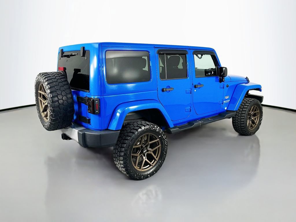 Used 2011 Jeep Wrangler Unlimited Sahara w/ Dual Top Group AWD/4WD image 7