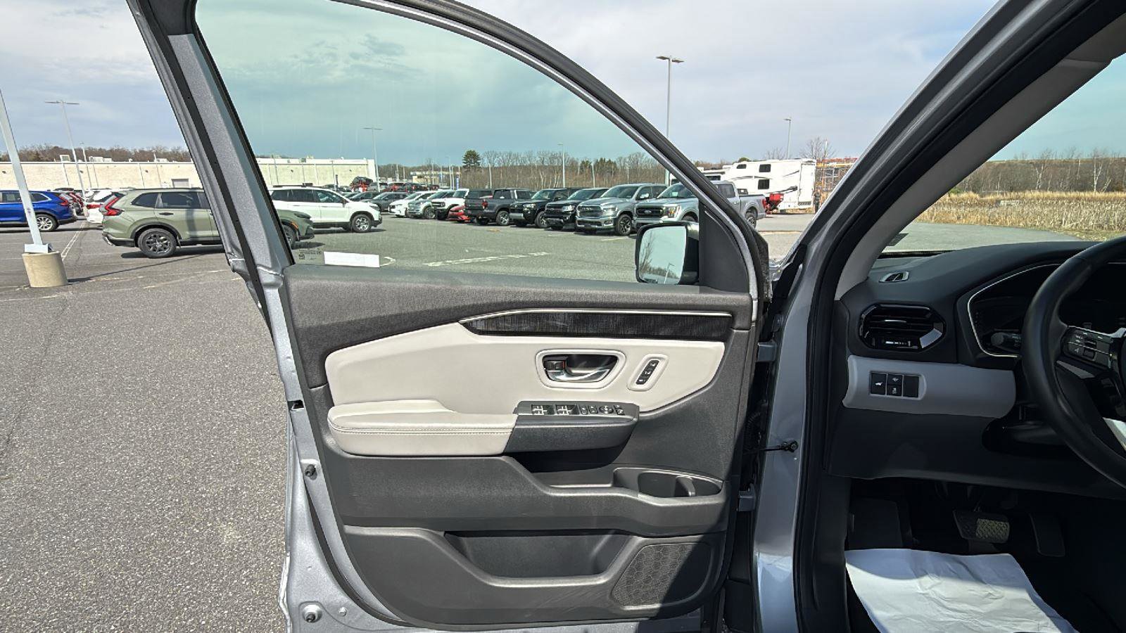 Used 2023 Honda Pilot Elite image 26