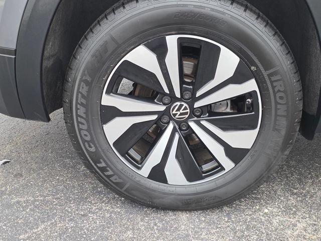 Used 2025 Volkswagen Atlas SE FWD image 14