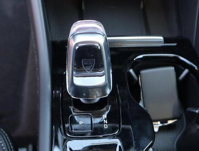 New 2024 Volvo XC40 B5 Plus w/ Climate Package AWD/4WD image 15