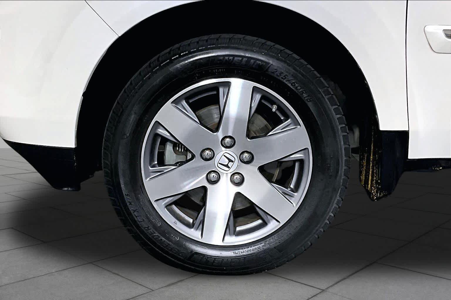 Used 2014 Honda Pilot Touring image 11