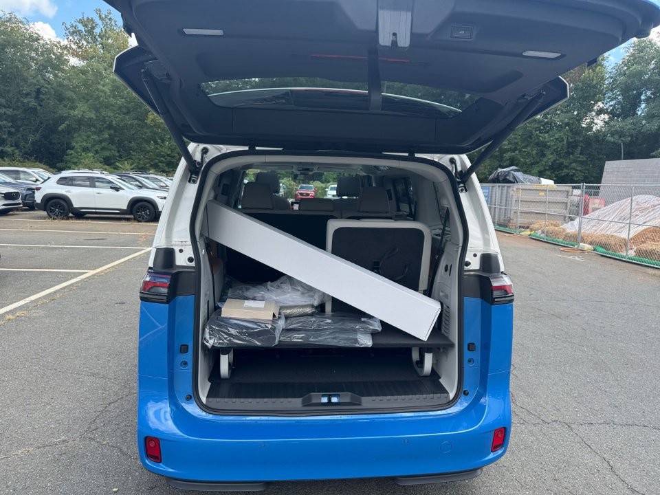 New 2025 Volkswagen ID. Buzz 1st Edition image 14