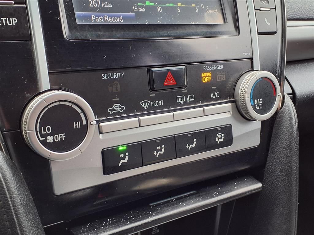 Used 2014 Toyota Camry SE image 19