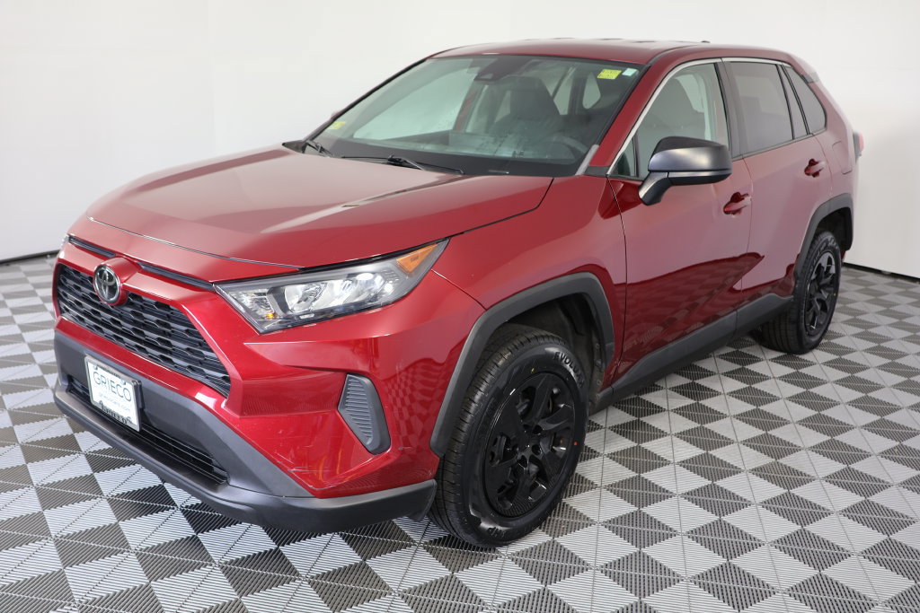 Used 2022 Toyota RAV4 LE AWD/4WD image 4